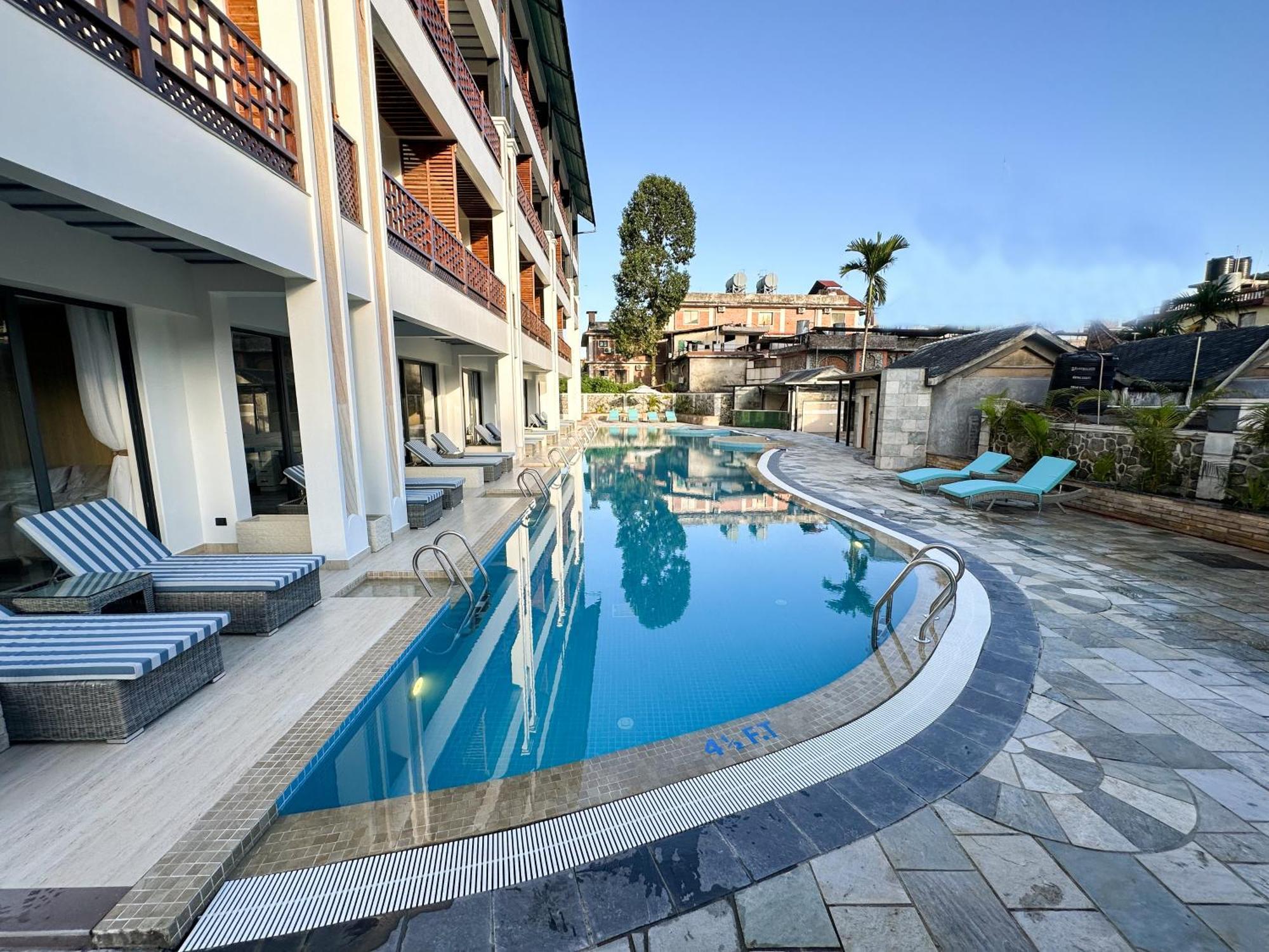 Lake View Resort Покхара Экстерьер фото