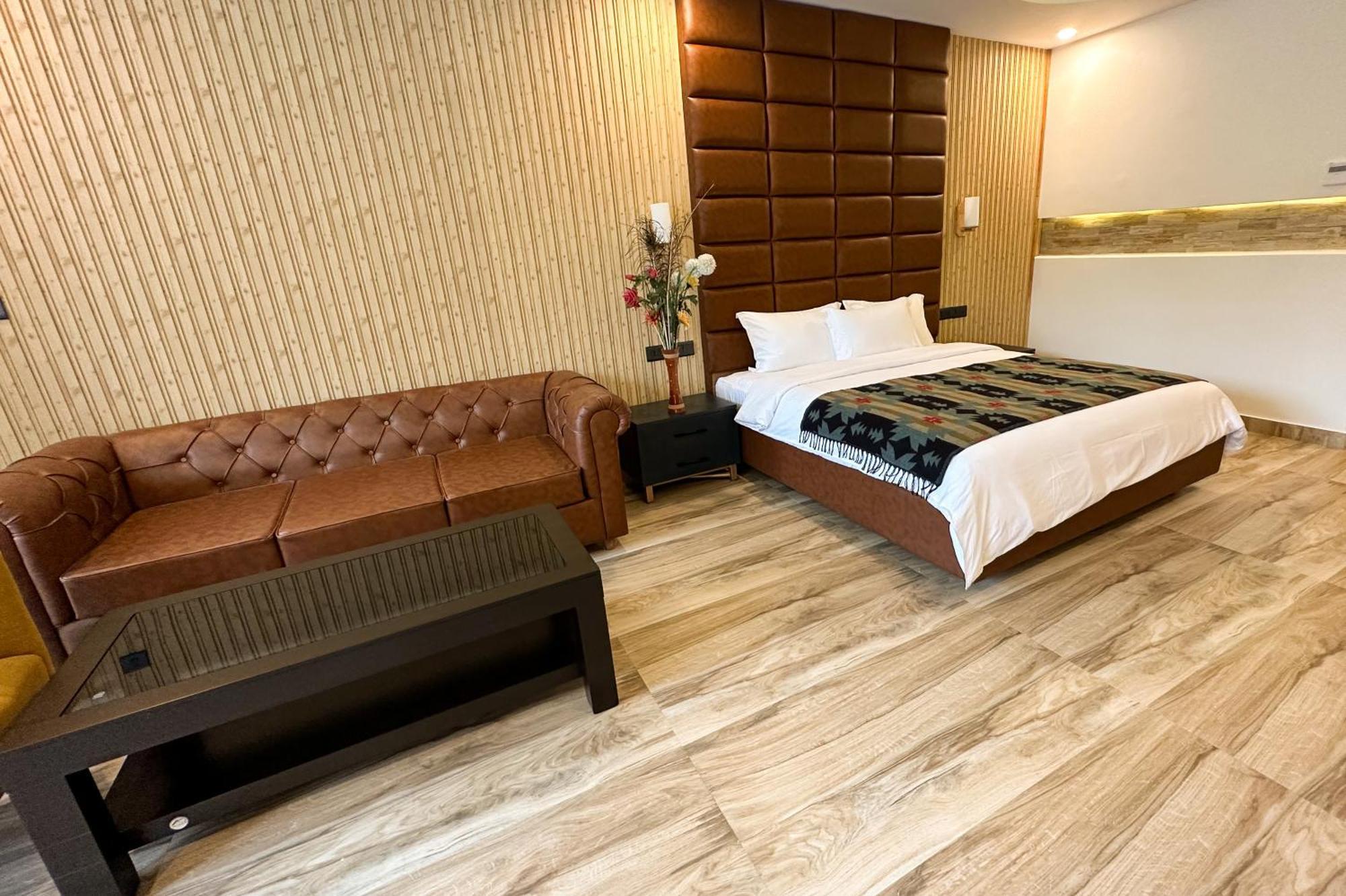 Lake View Resort Покхара Экстерьер фото