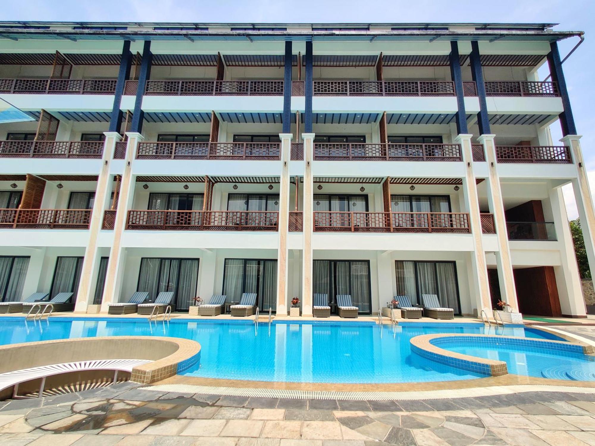 Lake View Resort Покхара Экстерьер фото