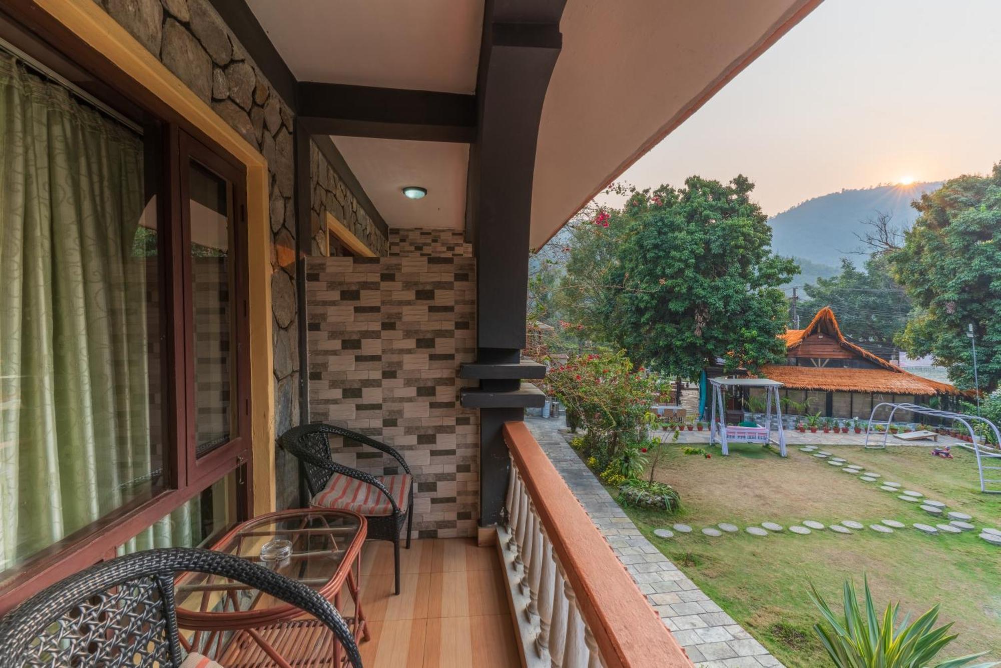 Lake View Resort Покхара Экстерьер фото
